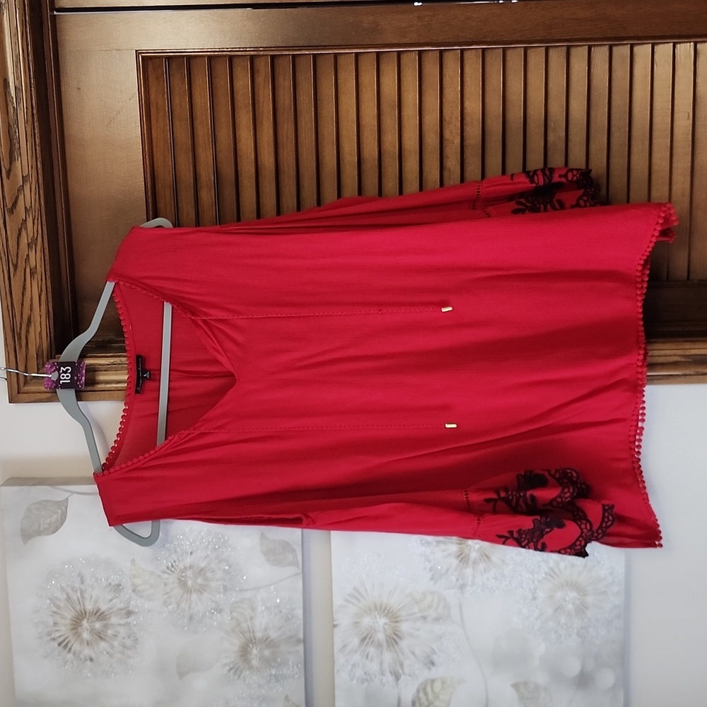 #183 COLD SHOLDERS RED BLACK BLOUSE